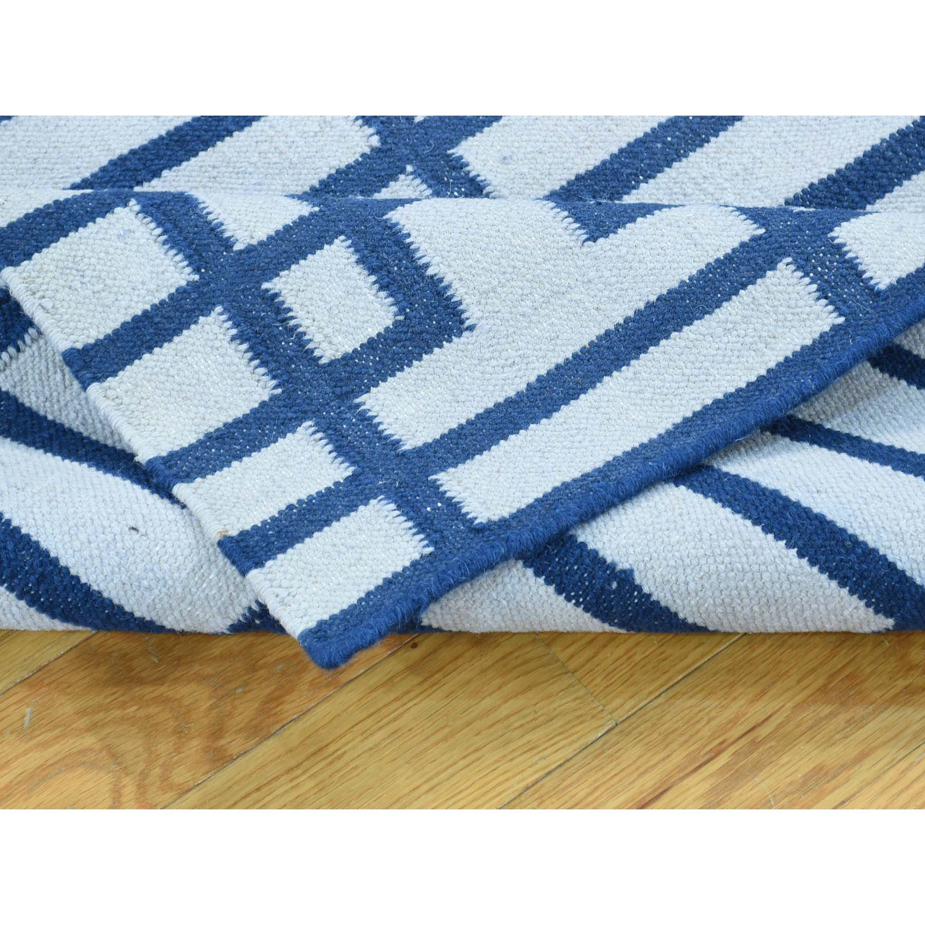 Casual Wool Hand-Woven Area Rug 3'1